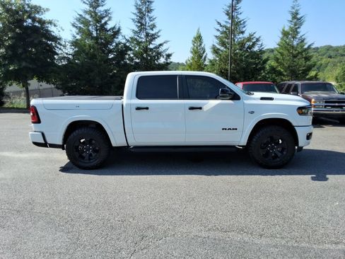 Used 2026 RAM 1500 Big Horn AWD/4WD image 4