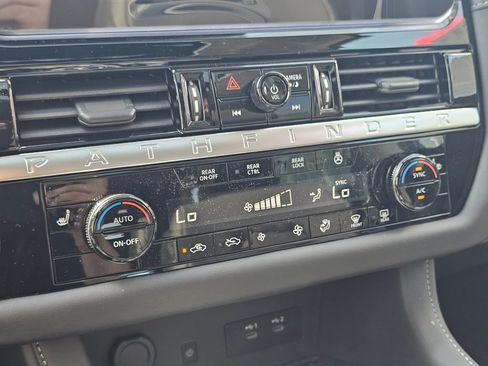 New 2026 Nissan Pathfinder SL w/ SL Premium Package AWD/4WD image 22