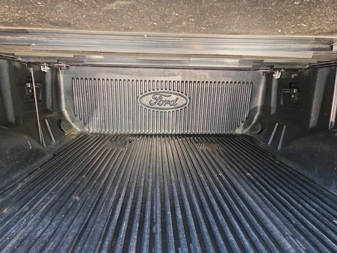 Used 2017 Ford F150 XLT w/ Equipment Group 302A Luxury AWD/4WD image 38