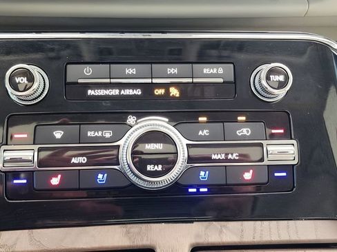Used 2020 Lincoln Navigator Reserve w/ Luxury Package AWD/4WD image 41
