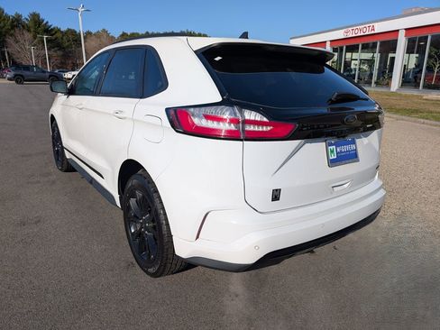 Used 2022 Ford Edge SE w/ Black Appearance Package AWD/4WD image 3