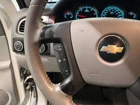 Used 2009 Chevrolet Silverado 1500 LTZ w/ White Diamond Edition AWD/4WD image 13
