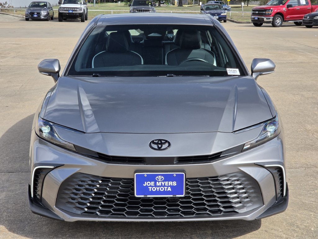 Used 2025 Toyota Camry SE w/ Convenience Package FWD image 3