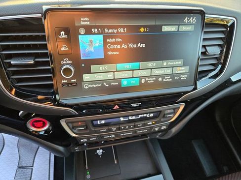 New 2026 Honda Ridgeline Black Edition image 11