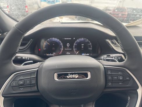 New 2026 Jeep Grand Cherokee Altitude AWD/4WD image 16