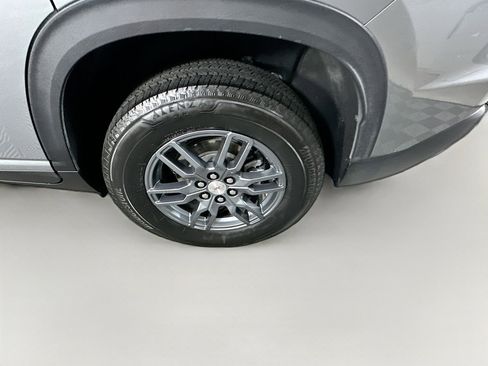 Used 2025 GMC Acadia Elevation image 11