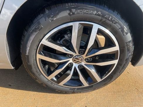 New 2026 Volkswagen Jetta SE image 10