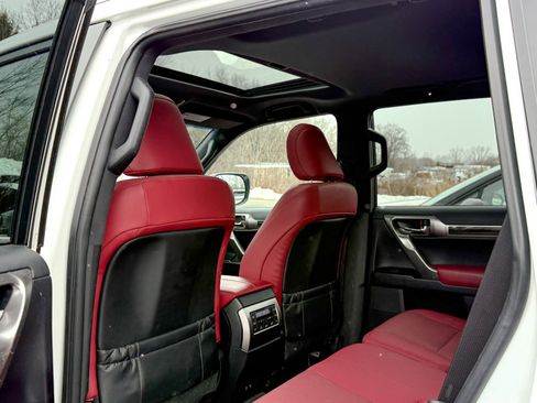 Used 2023 Lexus GX 460 Premium image 18