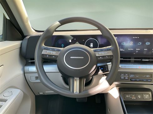 Certified 2024 Hyundai Kona SE image 18