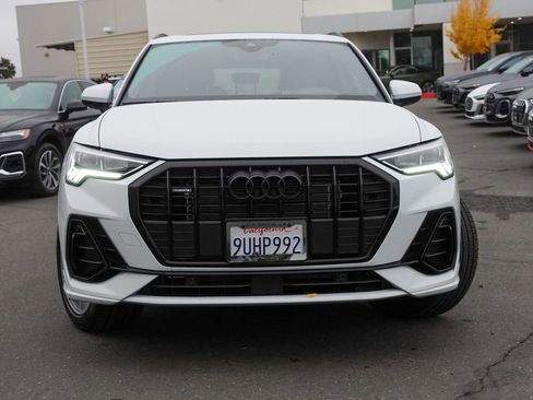 Used 2025 Audi Q3 2.0T Premium w/ Black Optic Sport Package image 4
