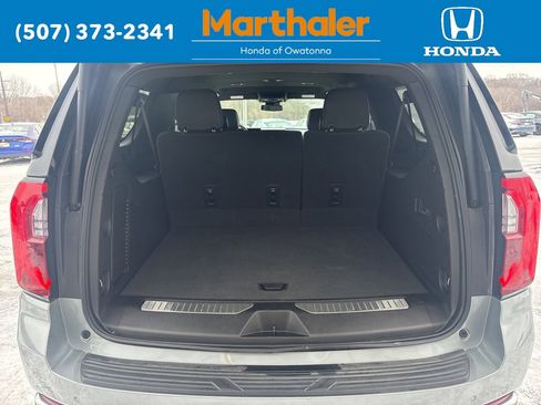 Used 2025 GMC Yukon XL Denali image 16