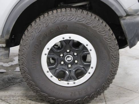 Used 2024 Ford Bronco Outer Banks w/ Sasquatch Package image 12