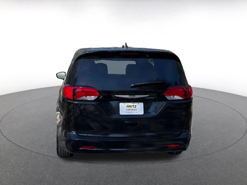 Used 2024 Chrysler Voyager LX image 12