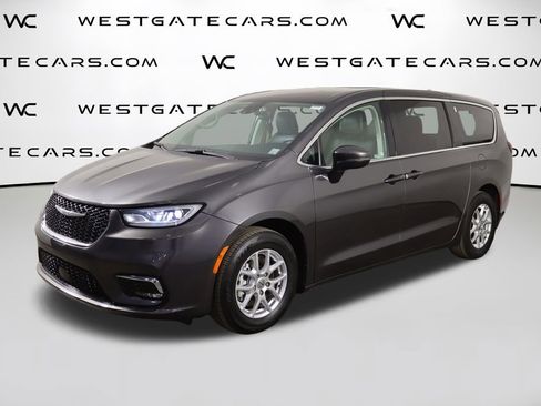 Used 2023 Chrysler Pacifica Touring-L FWD image 1