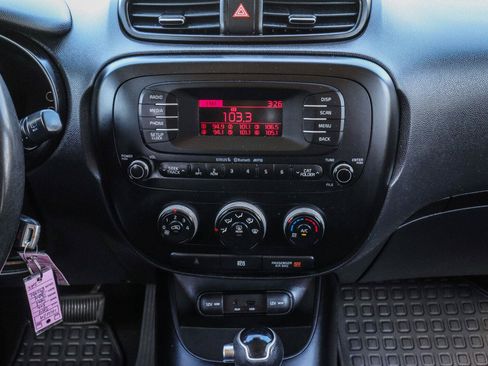 Used 2014 Kia Soul + FWD image 20