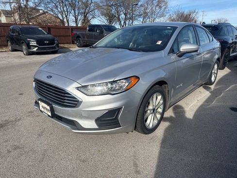 Used 2019 Ford Fusion SE image 6