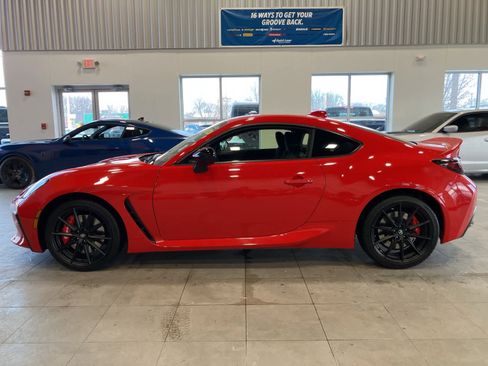 Used 2025 Toyota GR86 Premium image 8