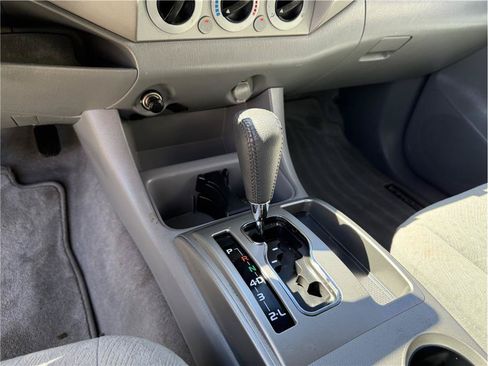 Used 2006 Toyota Tacoma PreRunner RWD image 21