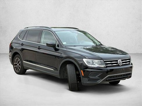 Used 2021 Volkswagen Tiguan SE w/ Panoramic Sunroof Package FWD image 3
