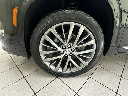 Certified 2025 Buick Enclave Avenir AWD/4WD image 12