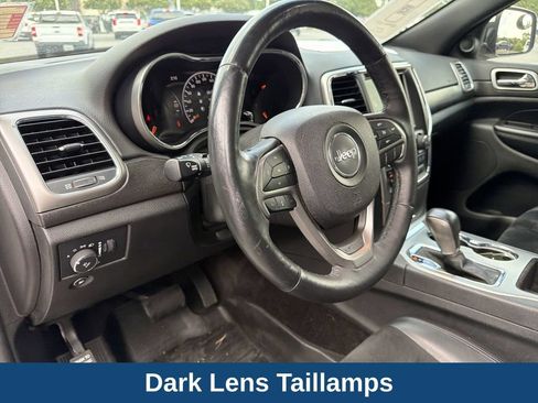 Used 2018 Jeep Grand Cherokee Altitude AWD/4WD image 12