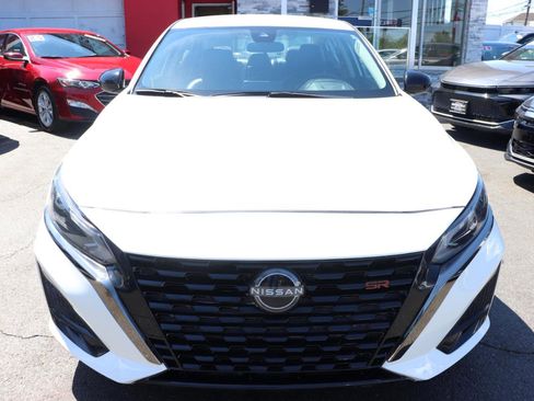 Used 2024 Nissan Altima 2.5 SR FWD image 8