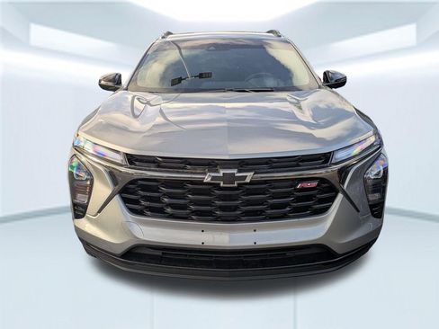 Used 2024 Chevrolet Trax RS w/ Sunroof Package image 2