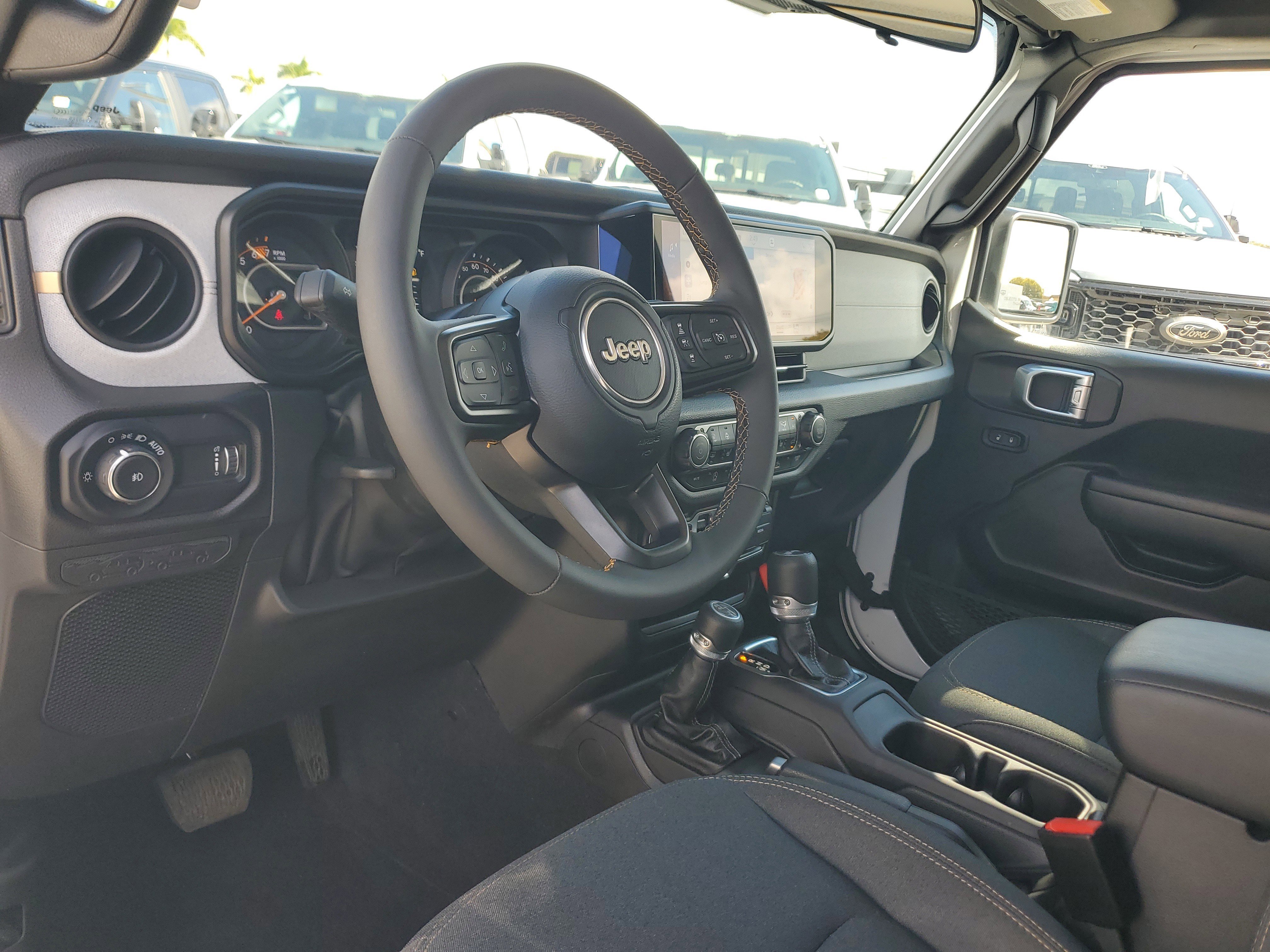 Used 2024 Jeep Wrangler Unlimited Sport AWD/4WD image 9
