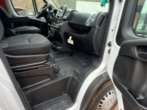 Used 2025 RAM ProMaster 2500 w/ Premium Convenience Group image 18