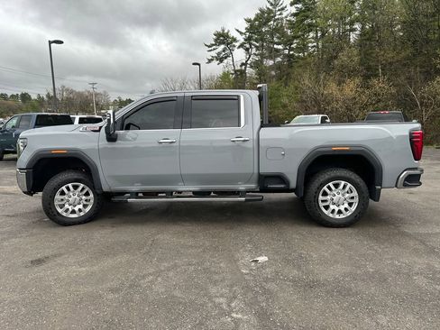 Used 2024 GMC Sierra 2500 SLT w/ SLT Premium Package AWD/4WD image 2