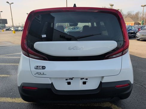 Used 2022 Kia Soul LX w/ Technology Package image 6