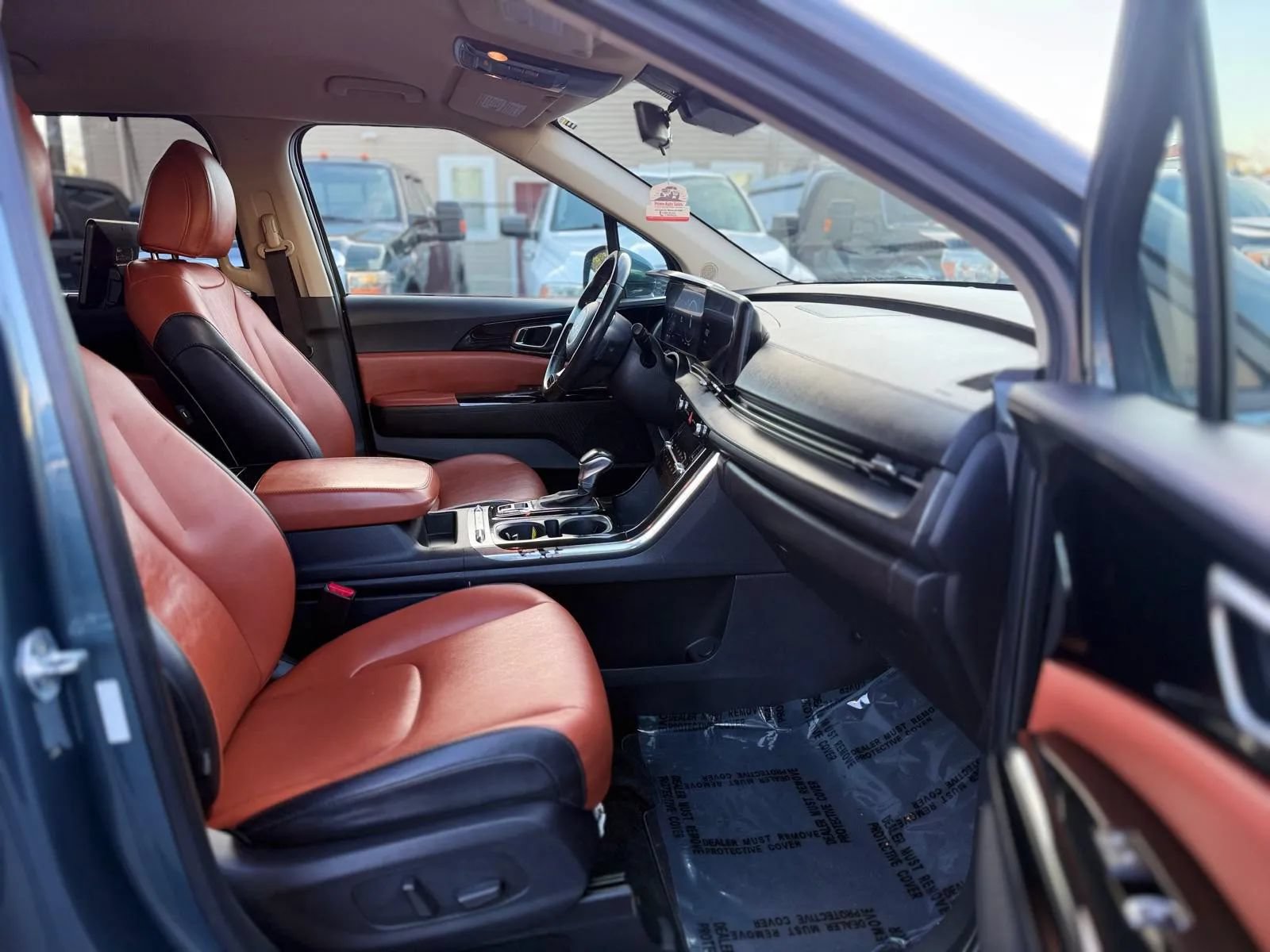 Used 2023 Kia Carnival SX FWD image 25