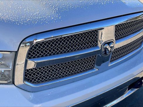 Used 2018 RAM 1500 SLT image 28