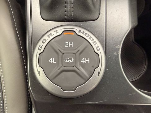 Used 2025 Ford Bronco Outer Banks AWD/4WD image 21