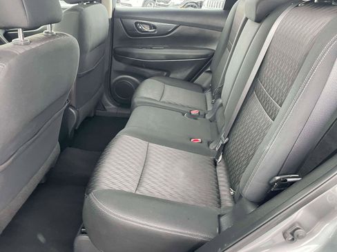 Used 2018 Nissan Rogue S AWD/4WD image 6