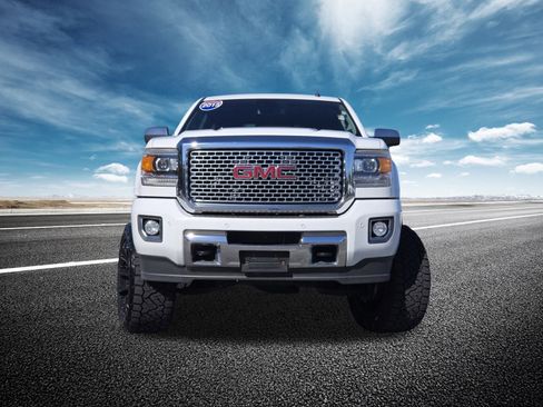 Used 2015 GMC Sierra 2500 Denali image 16