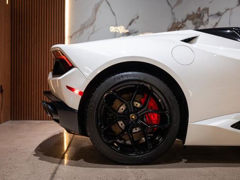 Used 2017 Lamborghini Huracan LP 580-2 RWD image 40
