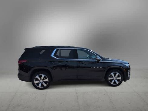 Used 2023 Chevrolet Traverse LT w/ LT Premium Package AWD/4WD image 9