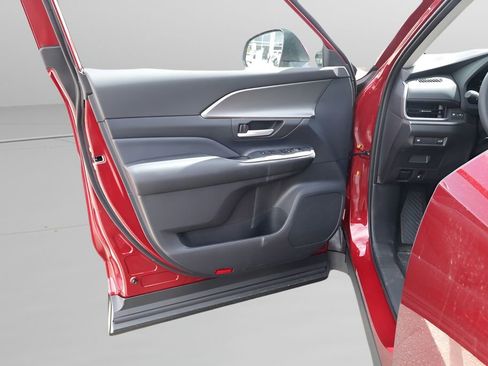 New 2026 Toyota Grand Highlander AWD Hybrid image 7