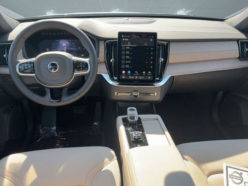 Certified 2025 Volvo XC90 B6 Plus w/ Protection Package Premier image 16