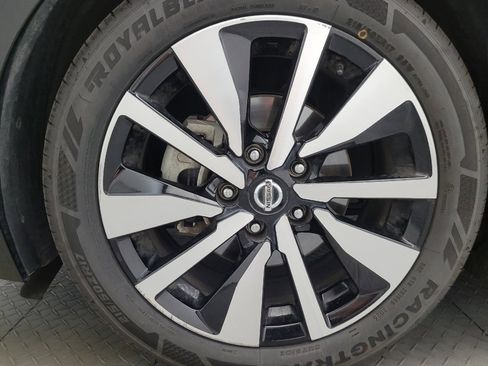 Used 2021 Nissan Sentra SV w/ SV Premium Package FWD image 31