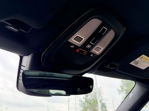 Certified 2023 Volvo XC90 T8 Plus AWD/4WD image 21