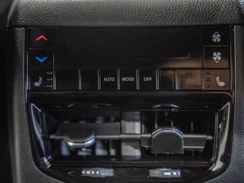 New 2025 Jeep Grand Cherokee L Limited w/ Luxury Tech Group II image 34