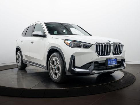 Used 2023 BMW X1 xDrive28i w/ Convenience Package AWD/4WD image 2
