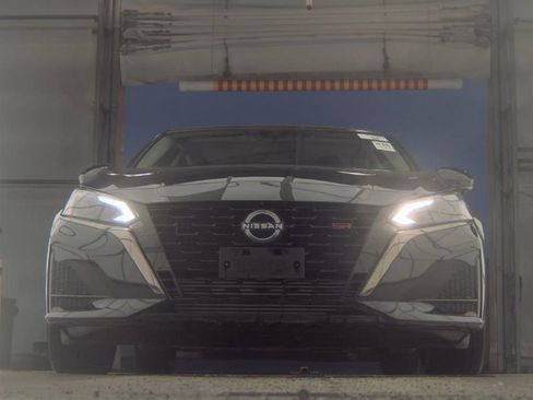 Used 2023 Nissan Altima 2.0 SR image 4