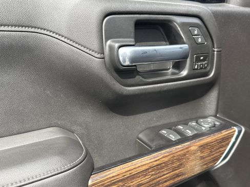 Used 2020 Chevrolet Silverado 1500 High Country w/ Technology Package image 26