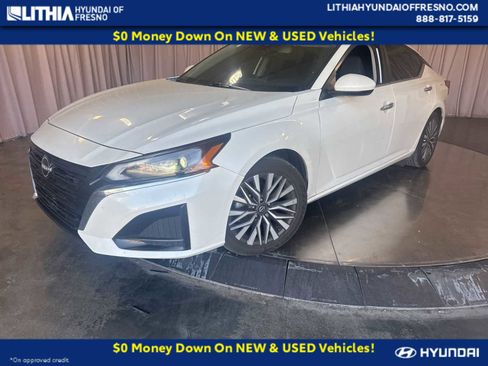 Used 2023 Nissan Altima 2.5 SV image 1