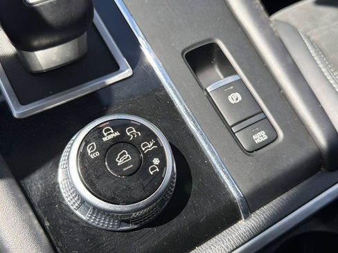 Used 2024 Mitsubishi Outlander FWD image 25