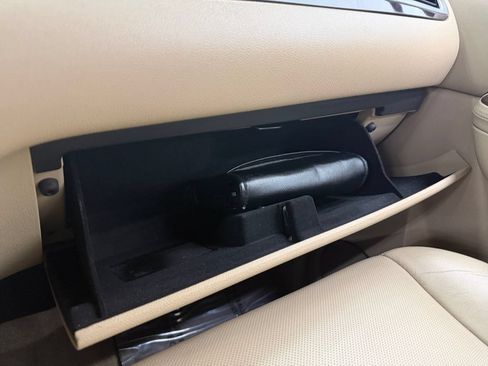 Used 2013 Cadillac Escalade Luxury AWD/4WD image 41