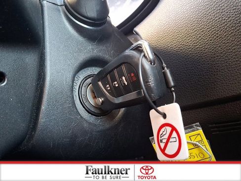 Used 2023 Toyota Corolla LE image 24